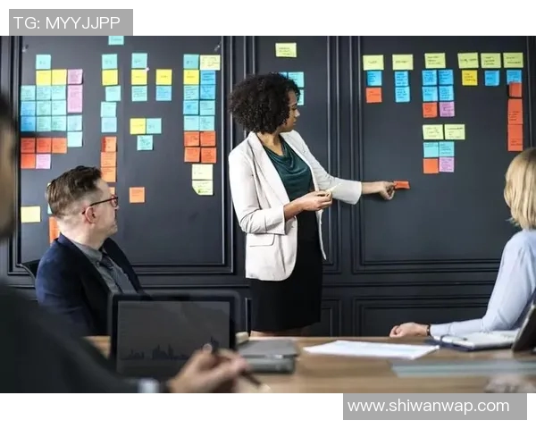 南京足球队与武汉足球队赛后复盘团队协作分析与战术探讨