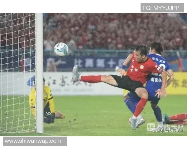 南京足球队在邀请赛中的速度表现分析与战术探讨