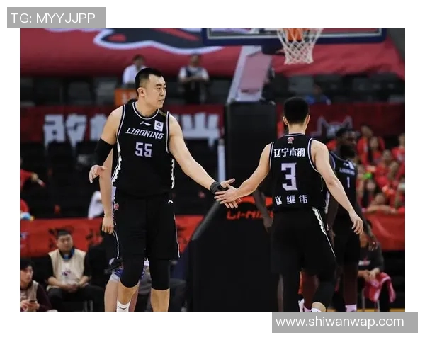 深圳篮球队与上海篮球队赛后复盘分析团队协作的关键因素与表现 深圳篮球队与上海篮球队赛后复盘分析团队协作的关键因素与表现